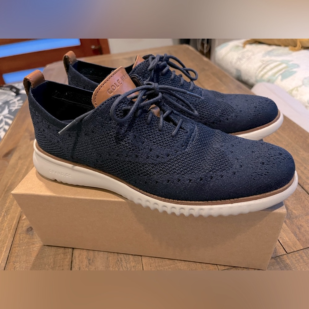 Cole Haan Men's 2.ZERØGRAND Wingtip Oxford Style in Navy Blue (Size 9)